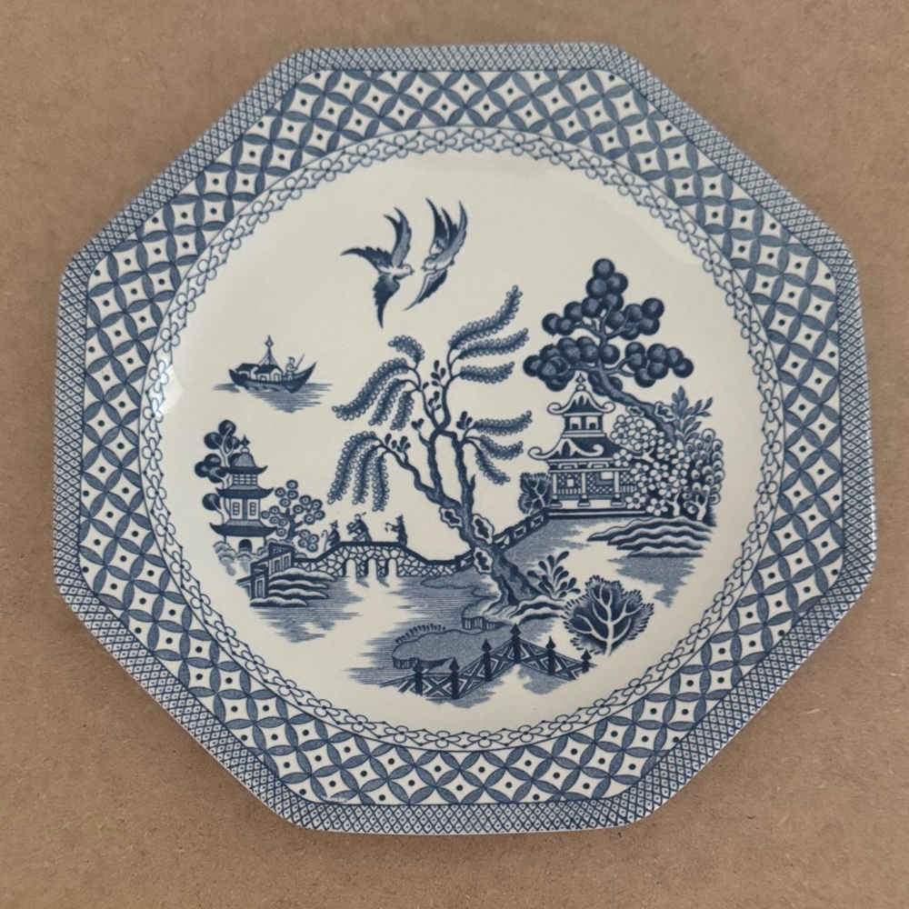 J & G Meakin Royal Staffordshire Blue and White Octagonal Plate